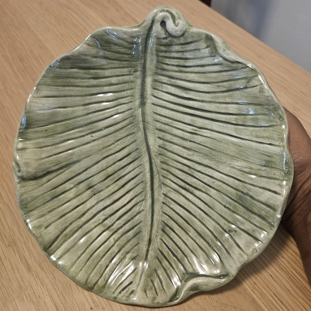 Cardinal Inc Banana Leaf Green Salad Serving Bowl Nature Tiki Bar Snack Platter